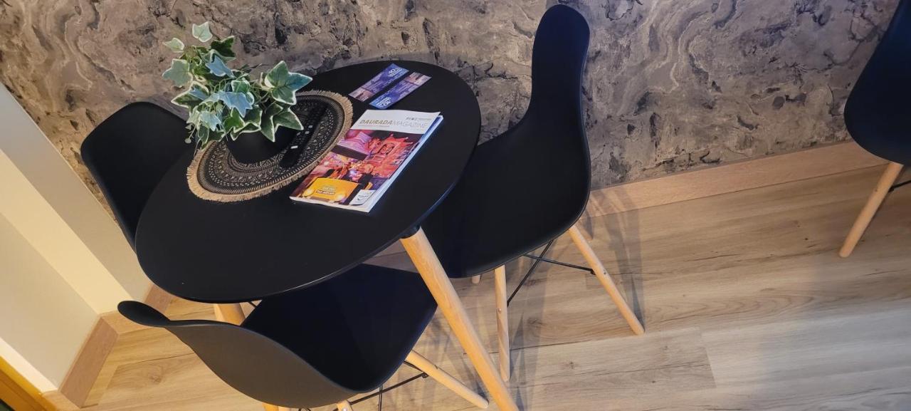 A Estrenar Preciosos Apartamentos Aparthotel Inter2, New Apartments Ln Aparthotel 12 Months Open! Self Check In! Reserva Garaje! سالو المظهر الخارجي الصورة